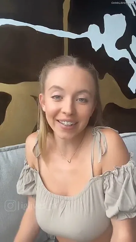 Sydney Sweeney photo 1 of 12007
