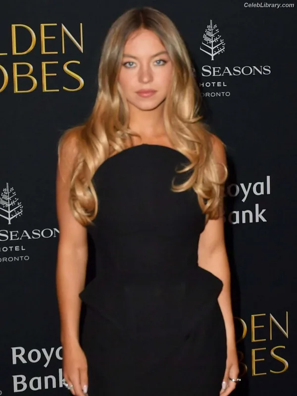 Sydney Sweeney photo 15 of 12007