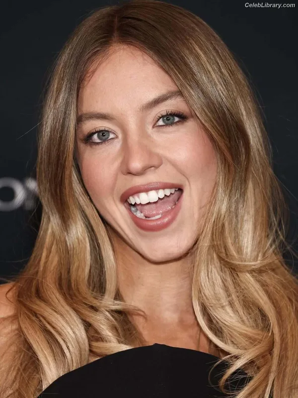 Sydney Sweeney photo 1 of 12007
