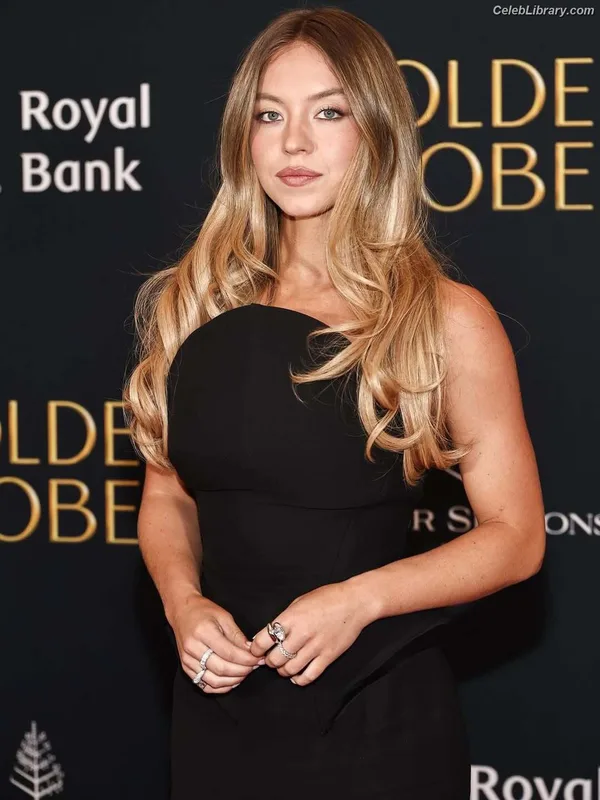 Sydney Sweeney photo 7 of 12007