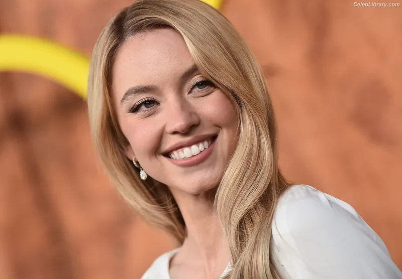 Sydney Sweeney photo 17 of 12007