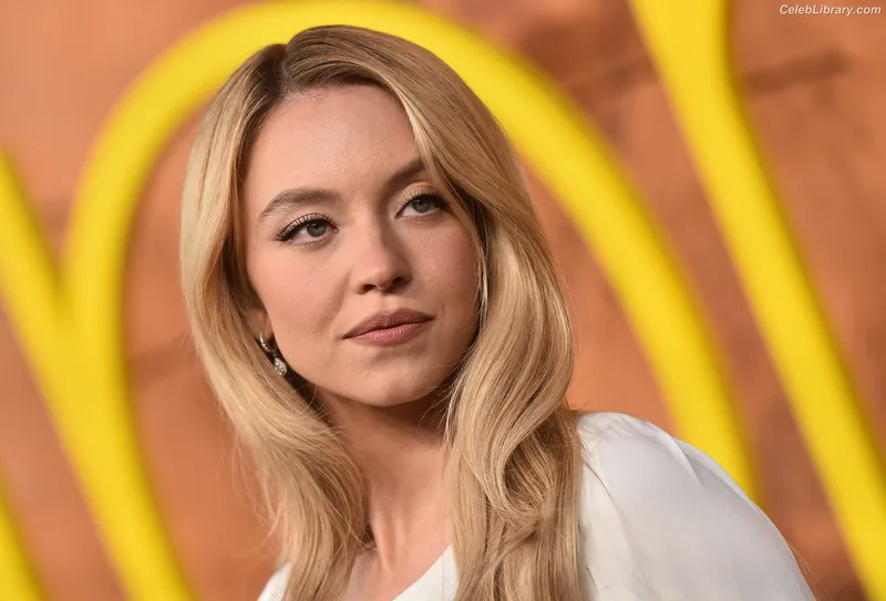 Sydney Sweeney photo 22 of 12007