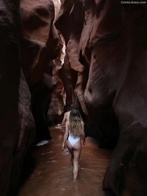Sydney Sweeney photo 18 of 12007