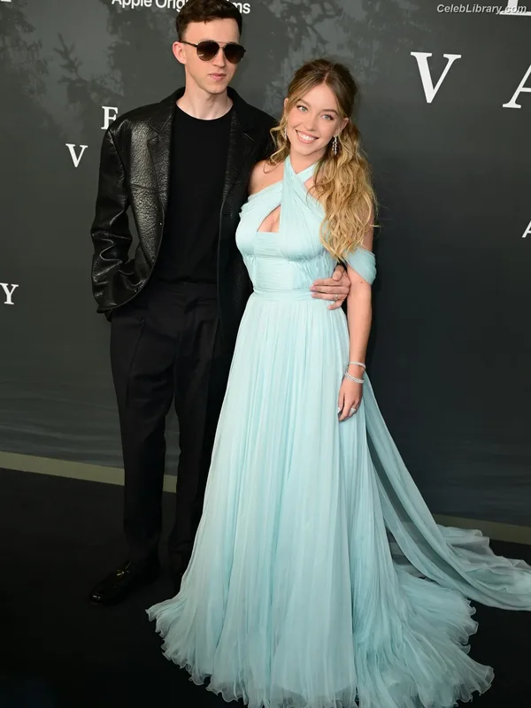 Sydney Sweeney photo 3 of 12007