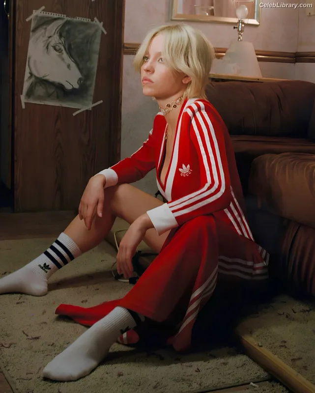 Sydney Sweeney photo 5 of 12007
