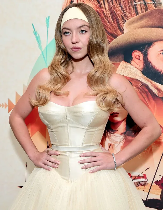 Sydney Sweeney photo 17 of 12007