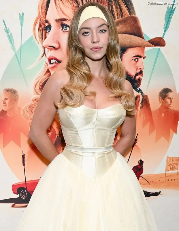 Sydney Sweeney photo 1 of 12007