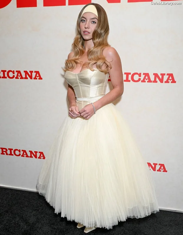 Sydney Sweeney photo 6 of 12007