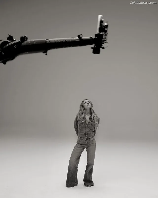 Sydney Sweeney photo 11 of 12007
