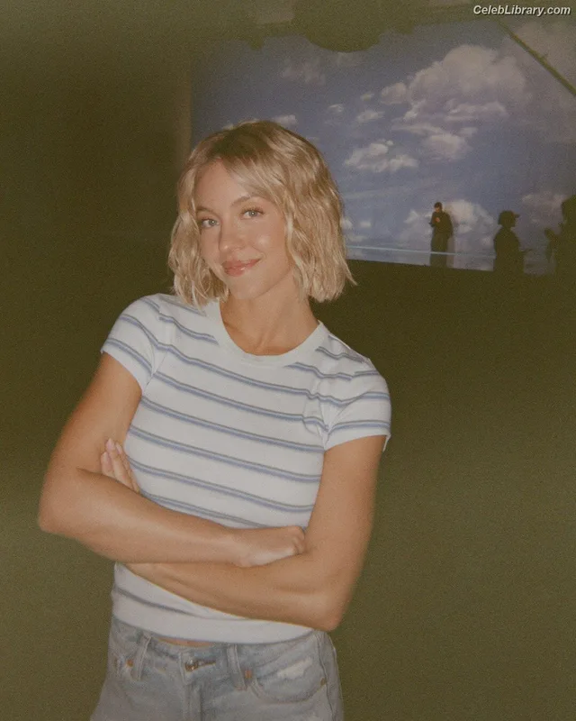 Sydney Sweeney photo 9 of 12007