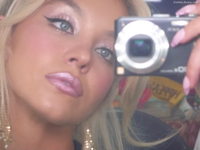 Sydney Sweeney photo 13 of 12007