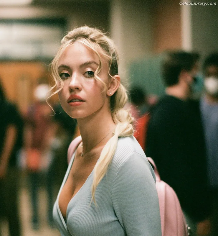 Sydney Sweeney photo 2 of 12007