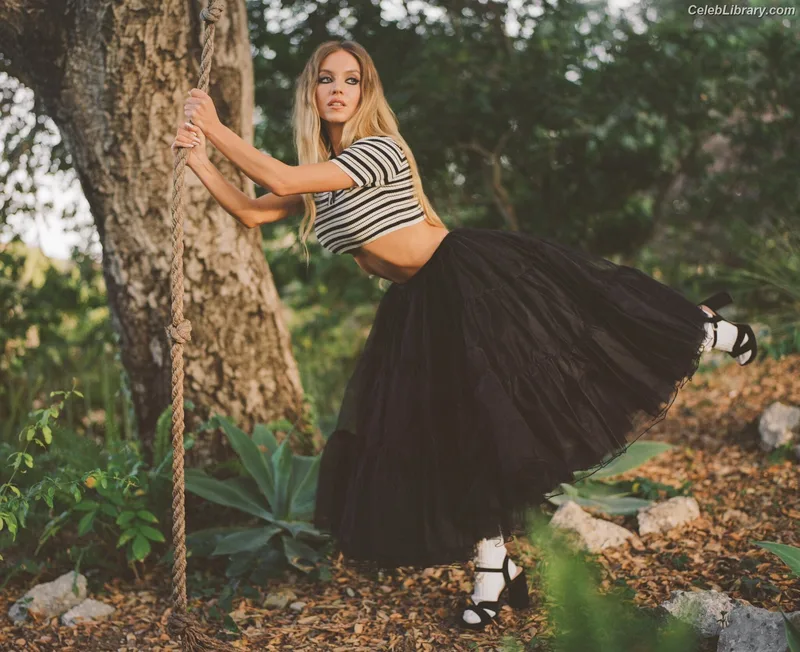 Sydney Sweeney photo 1 of 12007
