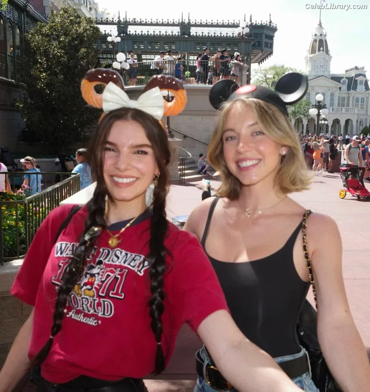 Sydney Sweeney photo 11 of 12007