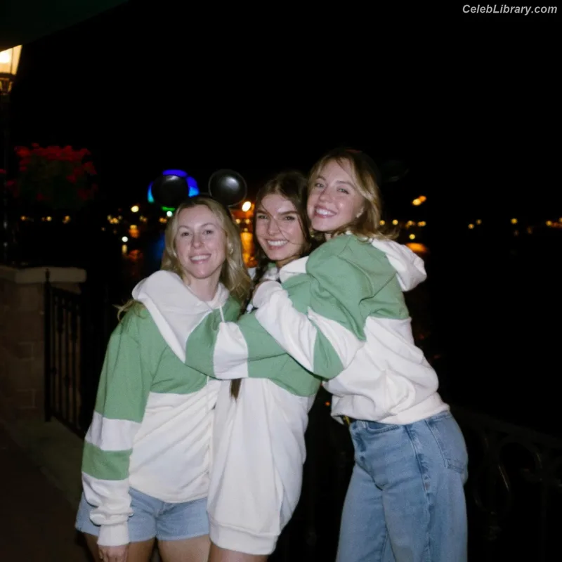 Sydney Sweeney photo 14 of 12007