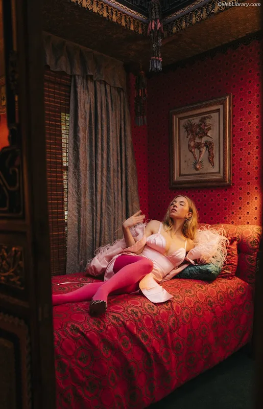 Sydney Sweeney photo 7 of 12007