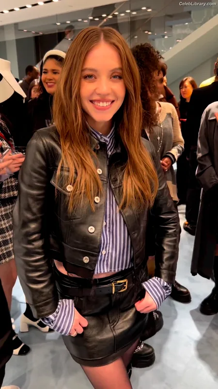 Sydney Sweeney photo 24 of 12007