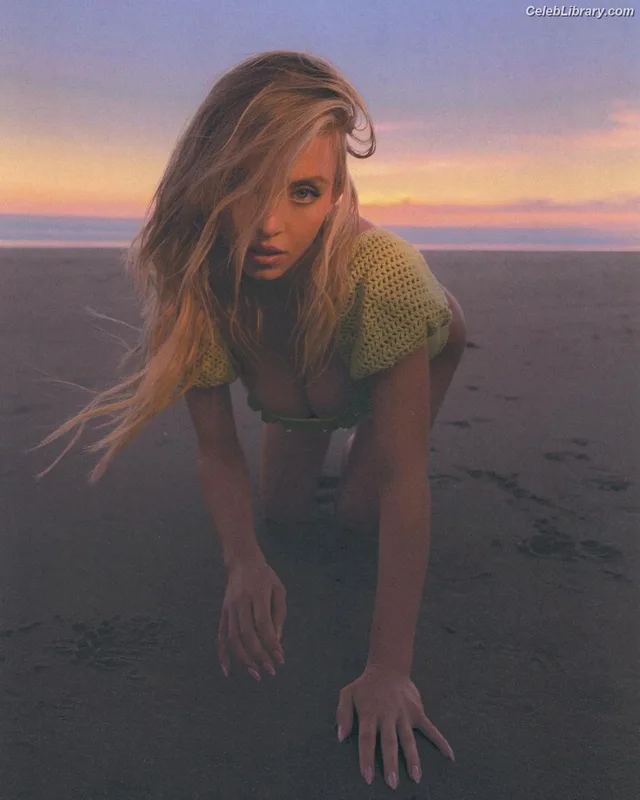 Sydney Sweeney photo 3 of 12007