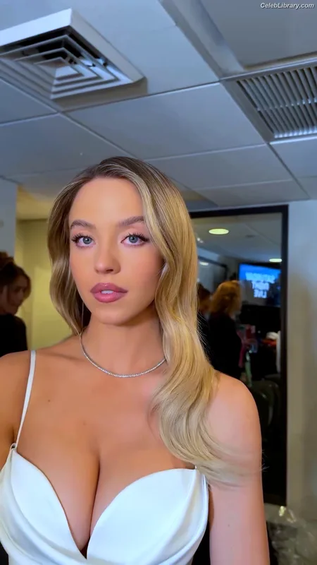 Sydney Sweeney photo 23 of 12007