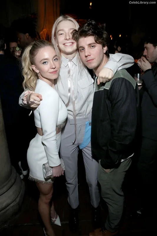 Sydney Sweeney photo 15 of 12007