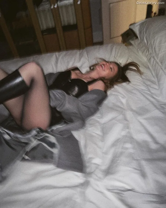 Sydney Sweeney photo 11 of 12007