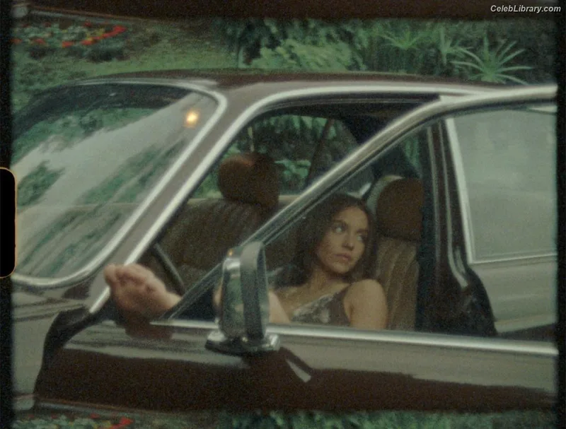 Sydney Sweeney photo 20 of 12007
