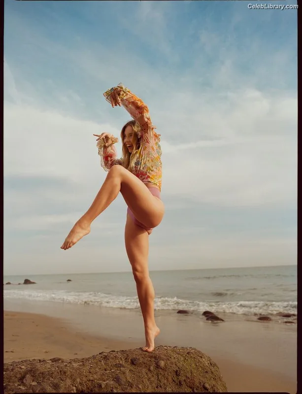 Sydney Sweeney photo 9 of 12007