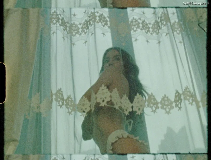 Sydney Sweeney photo 16 of 12007