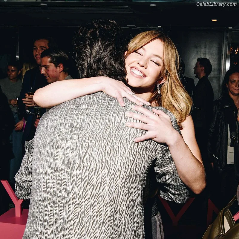Sydney Sweeney photo 5 of 12007