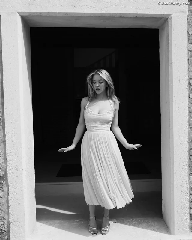 Sydney Sweeney photo 22 of 12007