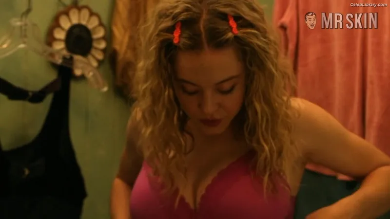 Sydney Sweeney photo 2 of 12007