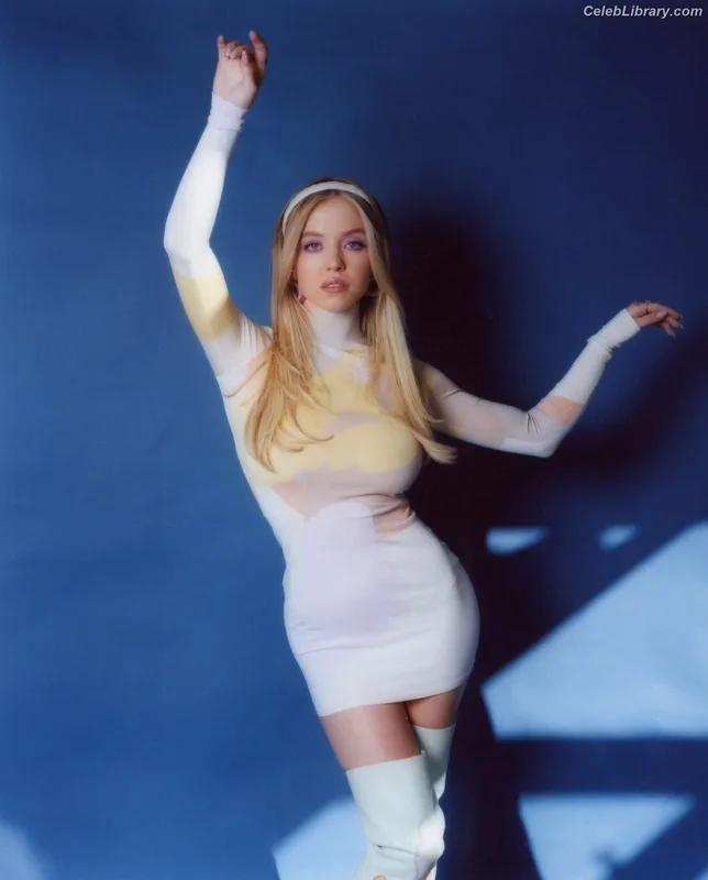 Sydney Sweeney photo 12 of 12007
