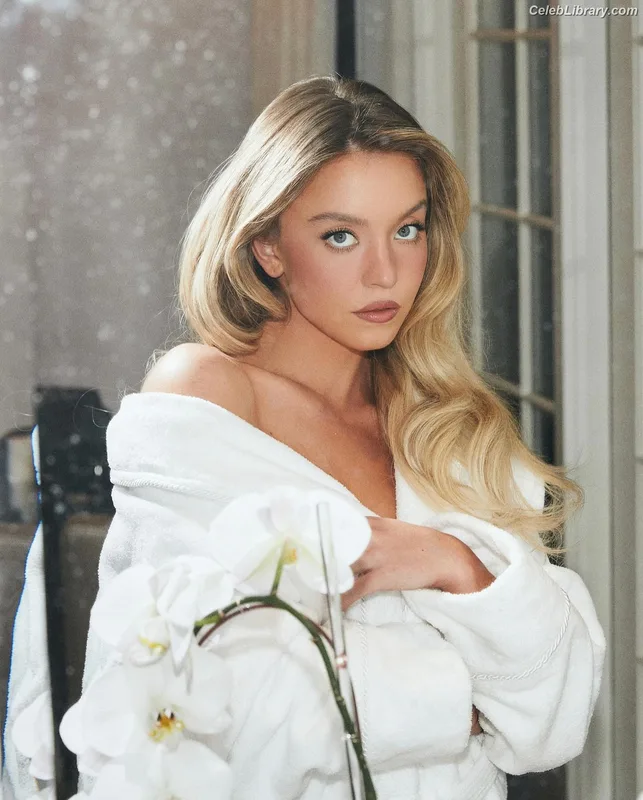 Sydney Sweeney photo 6 of 12007