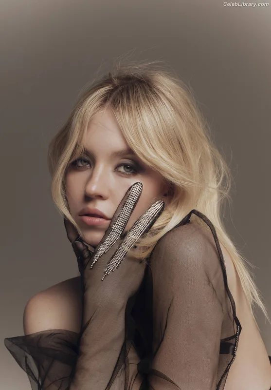 Sydney Sweeney photo 17 of 12007