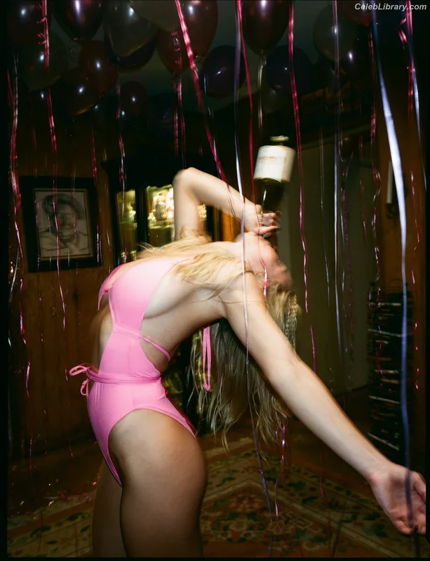 Sydney Sweeney photo 4 of 12007