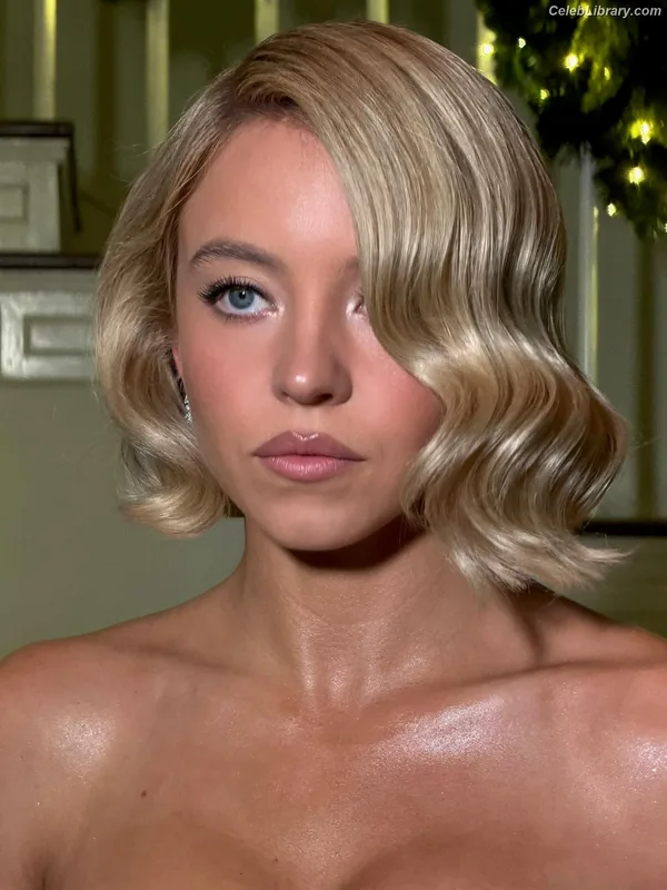 Sydney Sweeney photo 12 of 12007