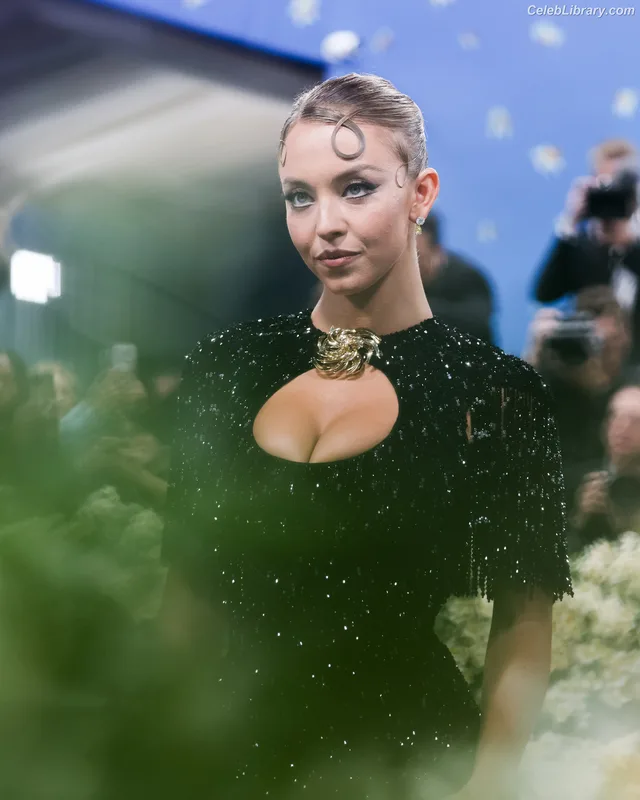 Sydney Sweeney photo 20 of 12007