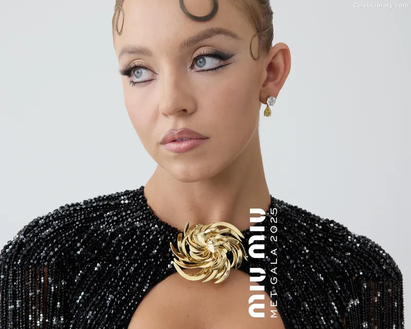 Sydney Sweeney photo 3 of 12007