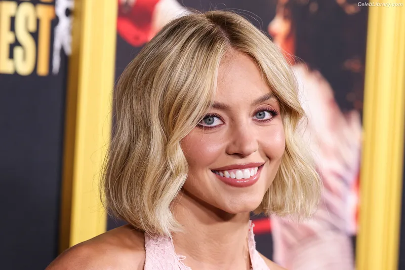 Sydney Sweeney photo 21 of 12007