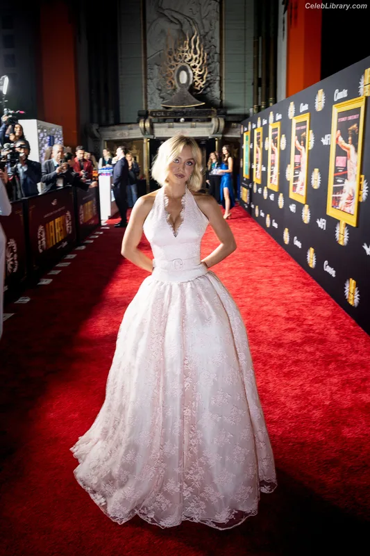 Sydney Sweeney photo 10 of 12007