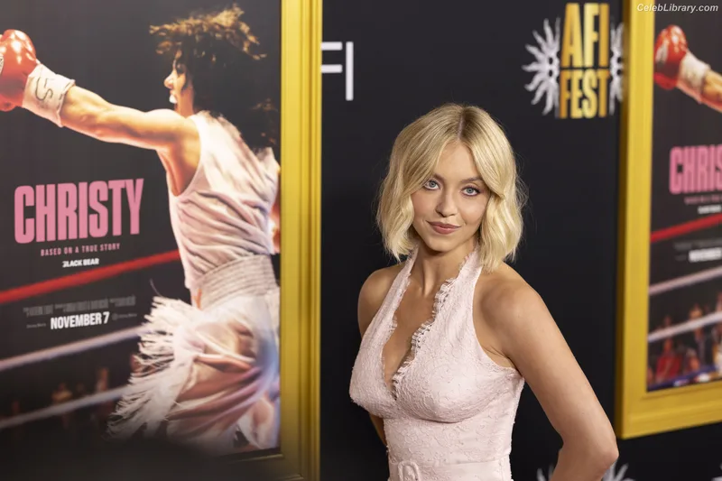 Sydney Sweeney photo 15 of 12007