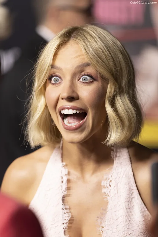 Sydney Sweeney photo 9 of 12007