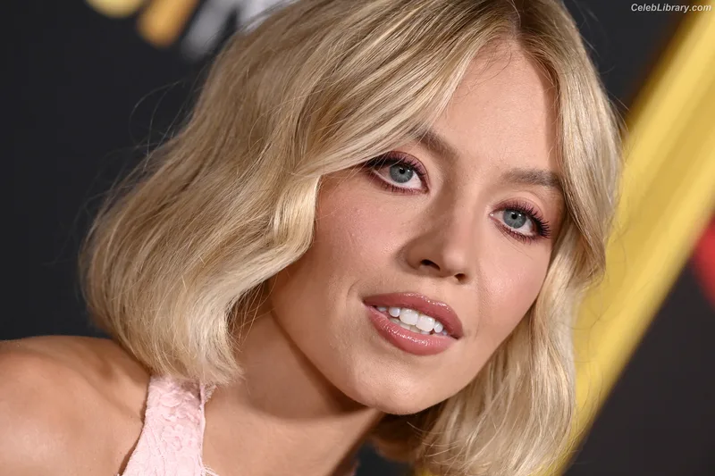 Sydney Sweeney photo 9 of 12007