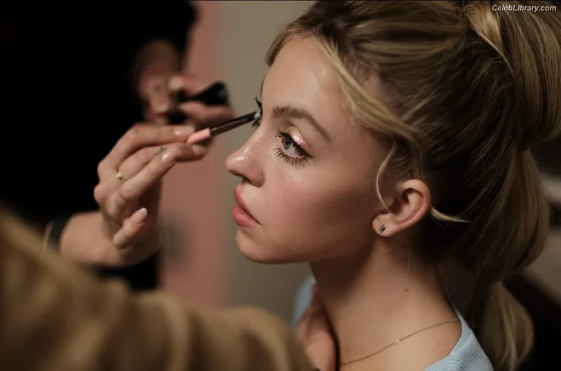 Sydney Sweeney photo 8 of 12007