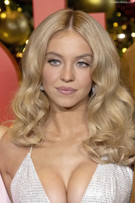 Sydney Sweeney photo 11 of 12007