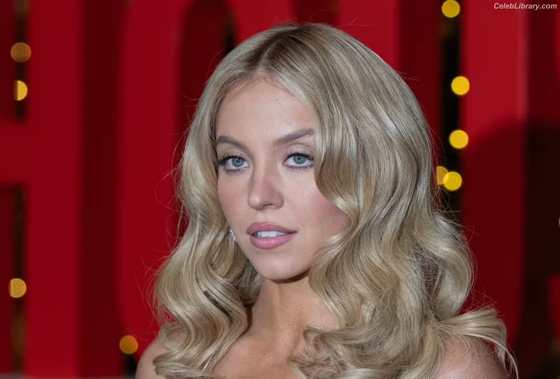 Sydney Sweeney photo 13 of 12007