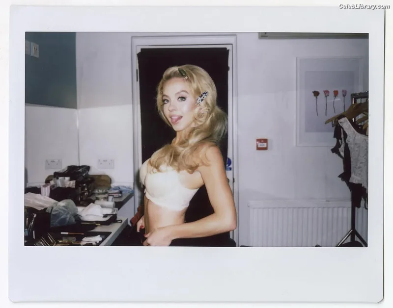 Sydney Sweeney photo 5 of 12007