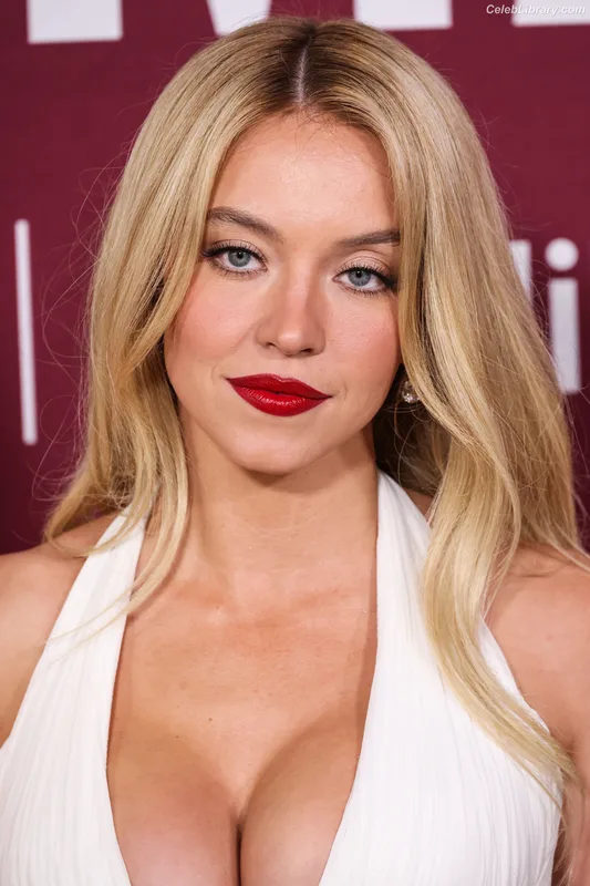 Sydney Sweeney photo 15 of 12007
