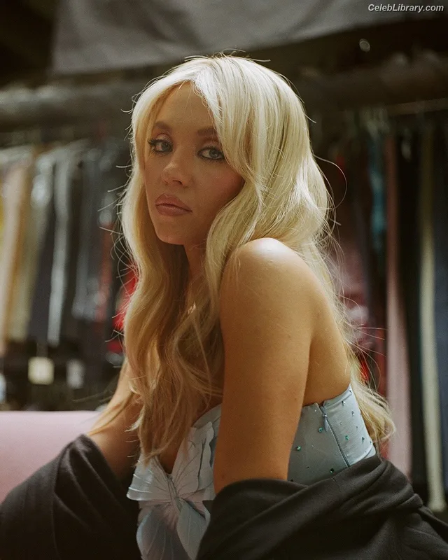 Sydney Sweeney photo 24 of 12007