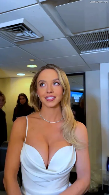 Sydney Sweeney photo 3 of 12007